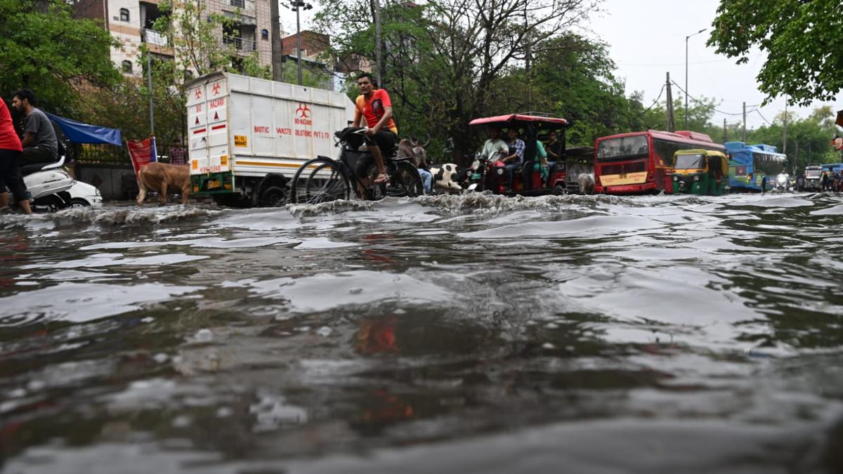 Heavy rain in Delhi